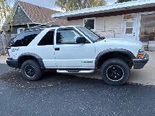 2005 Chevrolet Blazer - Photo 2
