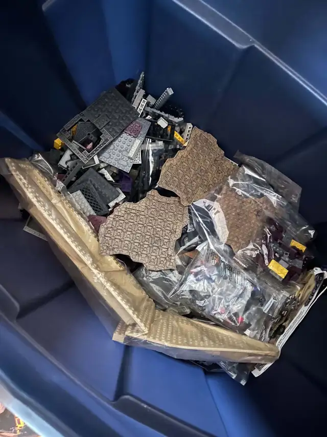 Mega blocks and Lego house