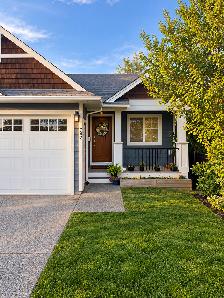 Beautiful 2-Bedroom Half Duplex with Views | Near TRU | $3,000/M