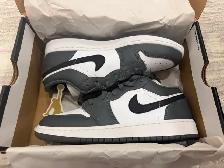 Air Jordan 1 Low GS 'Iron Grey' - 6Y - Photo 5