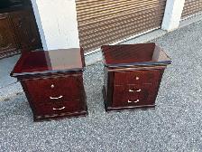 Free delivery used Pair of Mahogany Finish Bedside Tables - Photo 2