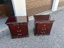 Free delivery used Pair of Mahogany Finish Bedside Tables - Photo 3