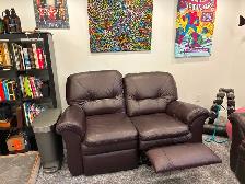 Leather La Z Boy recliner Loveseat - Photo 2