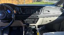 2017 Kia Sedona LX - Photo 11