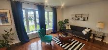 Three-bedoom Erindale house with deck & huge yard! - Photo 3