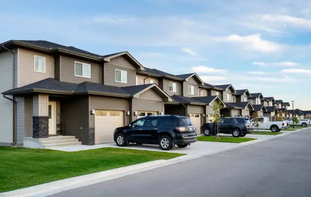 3bdr townhouse unit 23 - 10 foxdale way niverville