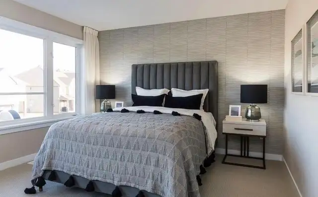 Spacious Room for rent in Kanata with private washroom Nov 1st