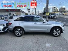 2017 Mercedes-Benz GLC PREMIUM PKG | MB SERVICED | AMBIENT LIGHT - Photo 9