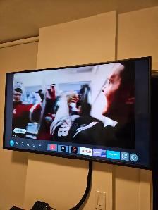 55' Toshiba 4K Smart Fire TV - Works Great! $100 - Photo 3