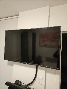 55' Toshiba 4K Smart Fire TV - Works Great! $100 - Photo 4