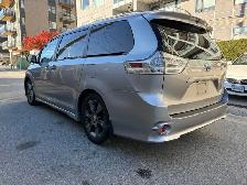 2011 Toyota Sienna Passenger Van Automatic - Photo 2