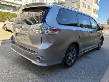 2011 Toyota Sienna Passenger Van Automatic - Photo 4