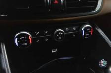 2017 Alfa Romeo Giulia Ti 4dr Sdn Ti AWD - Photo 16