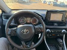 2019 Toyota RAV4 LE AWD : Low Mileage - Photo 12