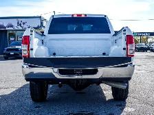 2024 Ram 3500 Big Horn 6.7L Cummins Turbo Diesel | Level 1 - Photo 14