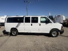 2021 GMC Savana 3500 LS - Photo 4
