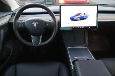 2022 Tesla Model 3 - Photo 10