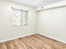 2 Bdrm 1 Bath w/ New Floors, Paint in Desirable Area,Central Air - Photo 7