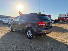 2017 Dodge Journey SXT FWD 4dr SXT - Photo 17