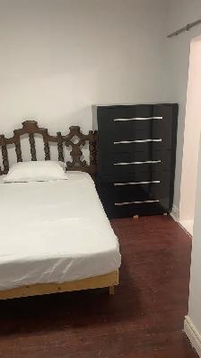 Grande chambre à louer – Salle de bain privée en face du métro C - Photo 5