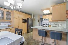 Cute n Cozy 4bdrm 2bth Bungalow w/ plenty of upgrades in Maples! - Photo 4