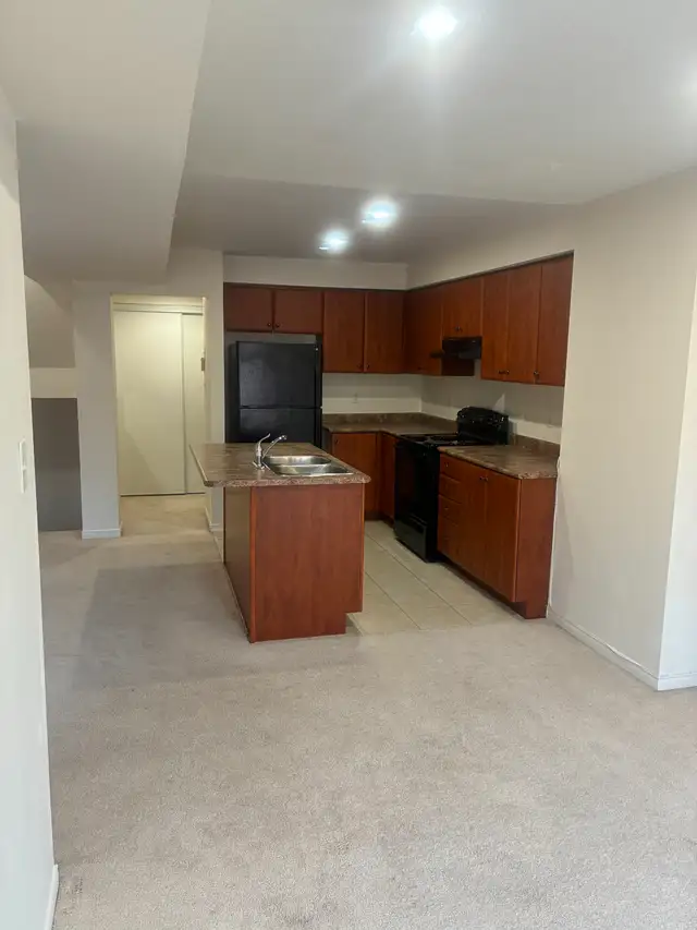 Entire Townhouse - Audley and Rossland - $2095