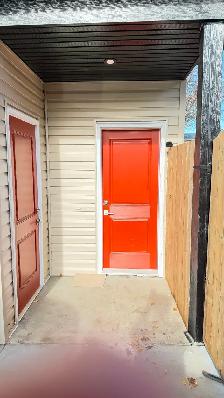 The Best 2 Bedroom Backyard Suite- ALL Utilities Included $1,550 - Photo 2