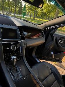 2019 Ford Taurus Limited  | 145,000 km - Photo 4