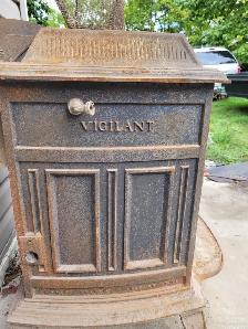 Vermont Castings Parlor Stove - Photo 2