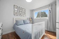 Detached Renovated House with Large Fenced Sunny Backyard - Photo 5