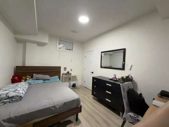 Private room for rent Kingston and McCowan