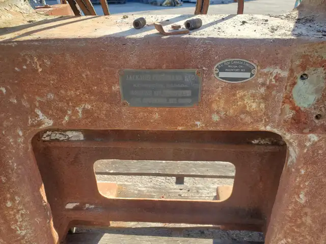 OLD MACHINE BASE CAST IRON HEAVY GREAT FOR LIVE EDGE TABLE
