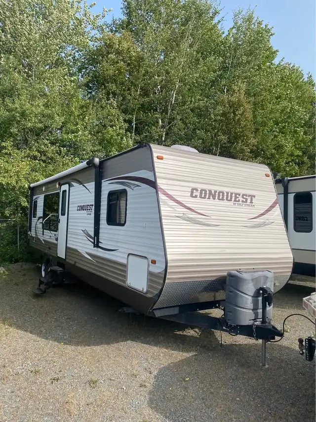2014 Conquest 29ft trailer