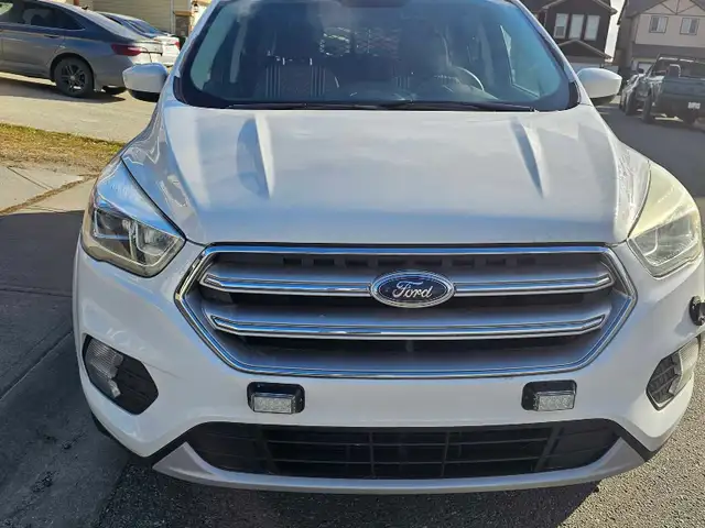 2017 Ford Escape SE LOW KM
