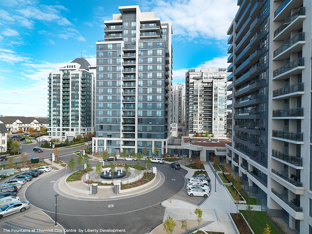 Spacious and bright one bedroom condo in Thornhill