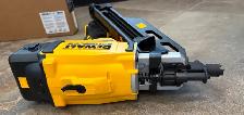 Like New Cordless Dewalt DCN930 Framing Nailer - Photo 3