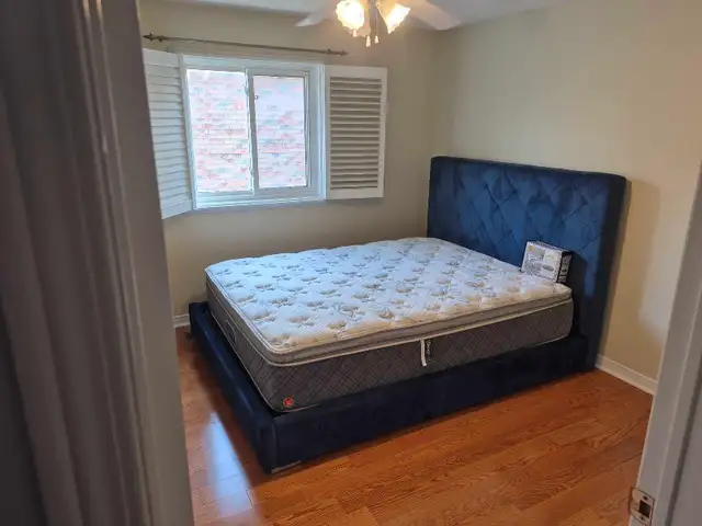 Room for rent in richmond hill
