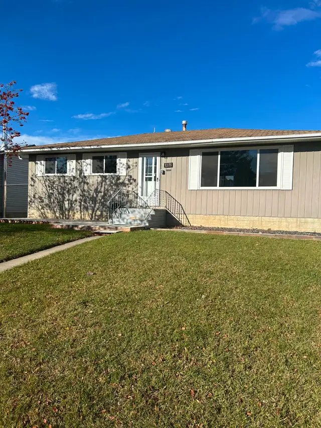 3 Bedroom & Den 2 bathroom house for rent in Stony Plain