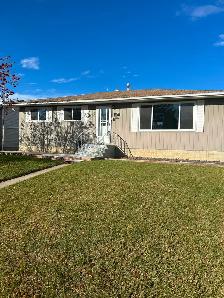 3 Bedroom & Den 2 bathroom house for rent in Stony Plain