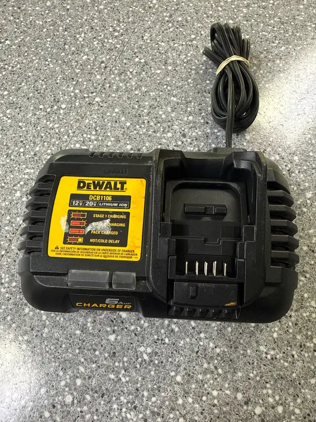 Dewalt DCB1106 12-20V Rapid Charger