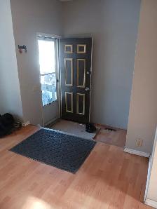 Renovated 3 bedroom duplex in Pineridge area, NE  Calgary - Photo 2