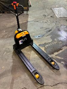 NEW 3,300 lb. Capacity UN Model SL15L3 Electric Pallet Jack