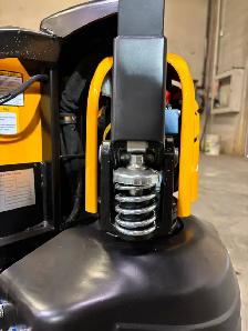 NEW 3,300 lb. Capacity UN Model SL15L3 Electric Pallet Jack - Photo 3