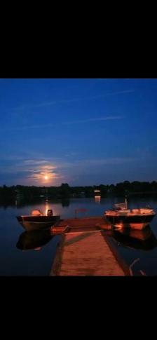 BEAUTIFUL WATERFRONT HOME NEAR KINGSTON ONTARIO (VERONA) - Photo 2