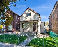 3 bedroom Family home is Available December 1st