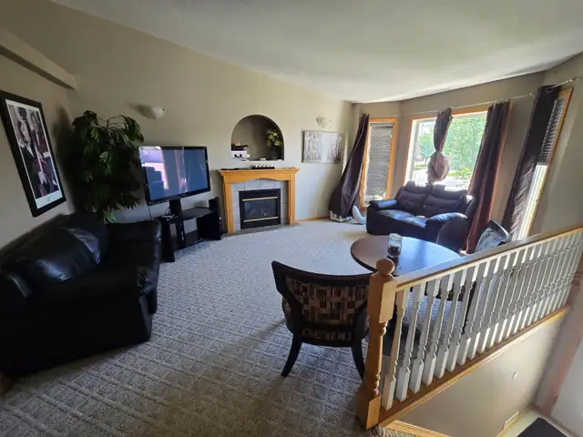 ROOM RENTAL - AVAILABLE NOW!