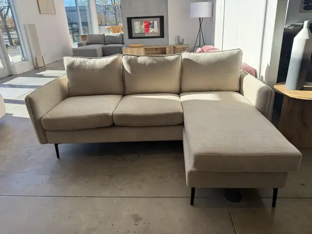 Sofas et sectionnels compacts — Brossard