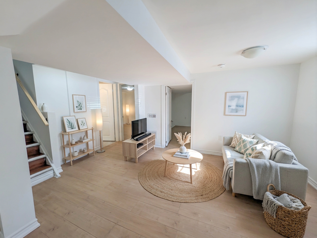 256 Pelham Rd, St. Catharines - All Inclusive 2 Bed Lower Unit