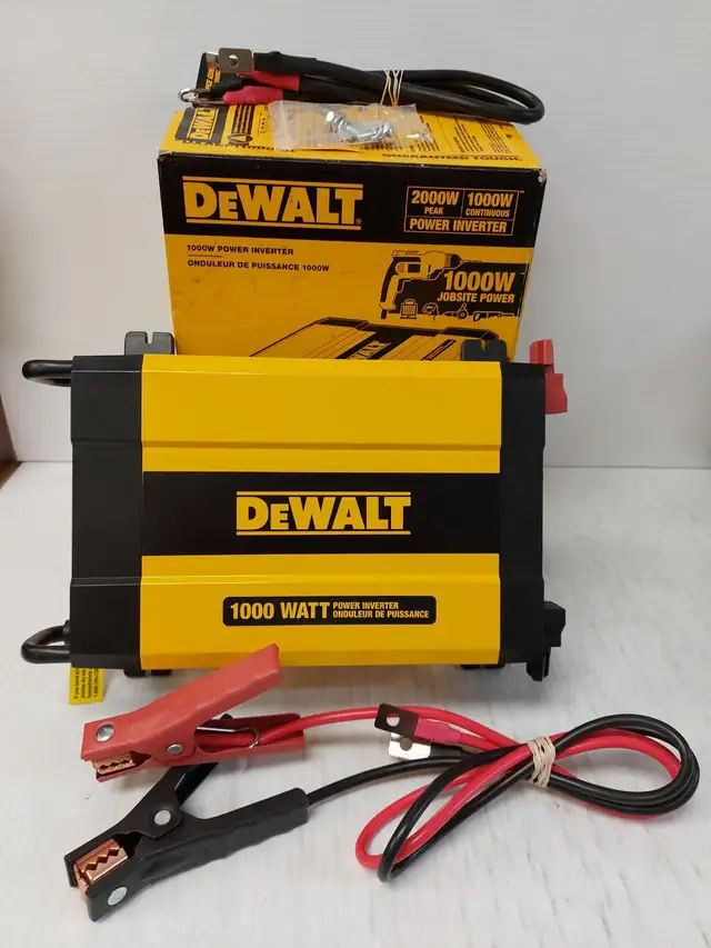 (B1140) DeWalt DXAEPI1000CA Power Inverter