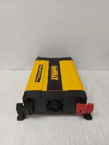 (B1140) DeWalt DXAEPI1000CA Power Inverter - Photo 3